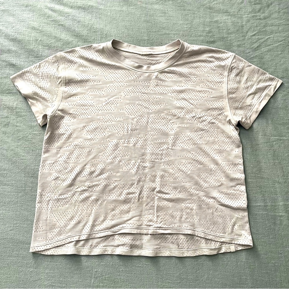 Lululemon Train To Be Short Sleeve Size 6